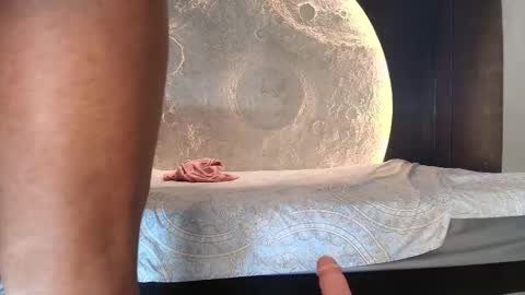 Naomi Qeents online show from 15, 11, 2025