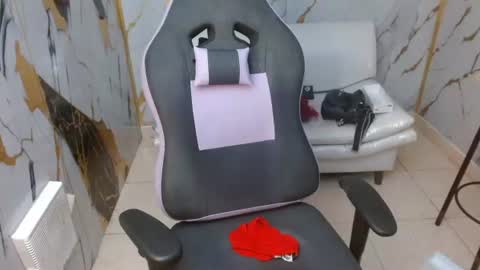 Naomis online show from 28, 7, 2026