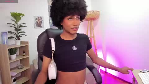 N A O M I  online show from 17, 6, 2026