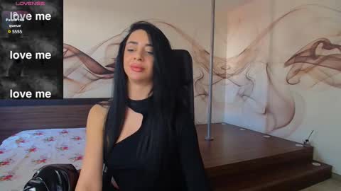 NaomiScarlett online show from 17, 1, 2025