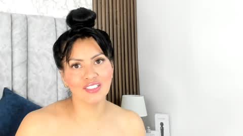 Snapshot of naomy_smithx chatting on 18, 1, 2025 Naomy Smith online show from 18, 1, 2025