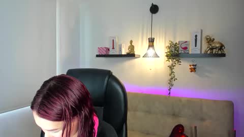 Snapshot of naomy_stanley chatting on 19, 4, 2026 Naomy Stanley online show from 19, 4, 2026