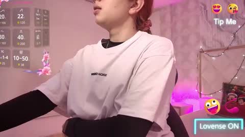 Snapshot of naomy_tay1 chatting on 21, 12, 2025 Naomy online show from 21, 12, 2025