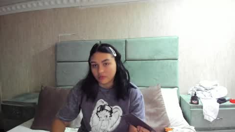 Naomy online show from 1, 4, 2026