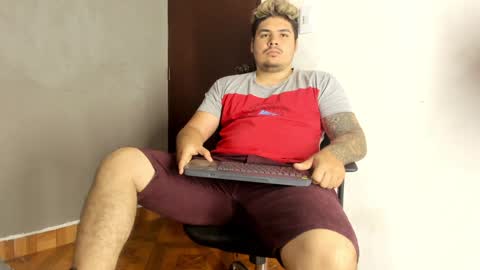 Snapshot of narciso_kh chatting on 11, 1, 2025 deibyd online show from 11, 1, 2025