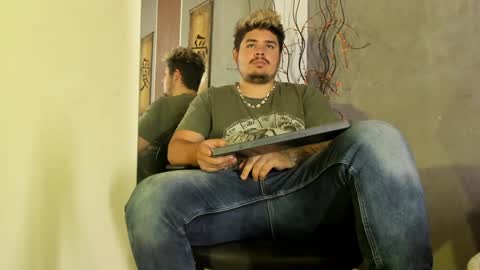Snapshot of narciso_kh chatting on 22, 1, 2025 deibyd online show from 22, 1, 2025