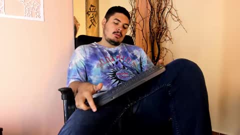 Snapshot of narciso_kh chatting on 15, 2, 2025 deibyd online show from 15, 2, 2025