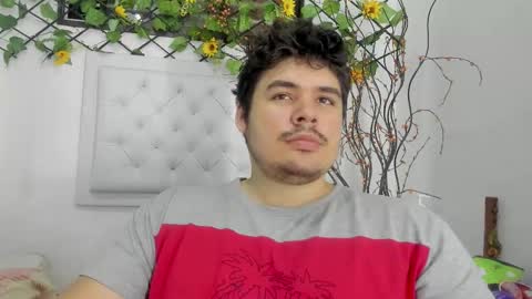 Snapshot of narciso_kh chatting on 30, 9, 2025 deibyd online show from 30, 9, 2025
