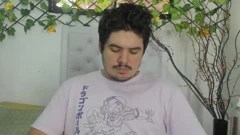 Snapshot of narciso_kh chatting on 5, 10, 2025 deibyd online show from 5, 10, 2025
