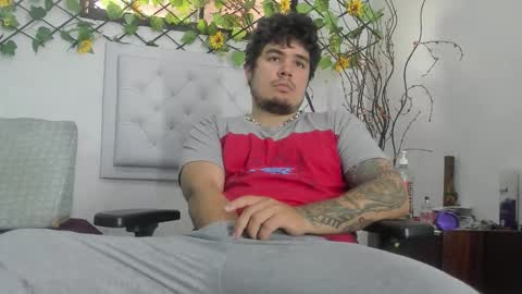 Snapshot of narciso_kh chatting on 13, 10, 2025 deibyd online show from 13, 10, 2025