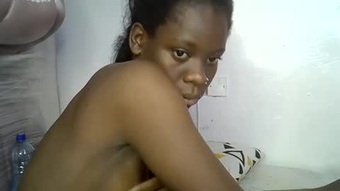 Snapshot of nasti_petite chatting on 5, 3, 2025 nasti_petite online show from 5, 3, 2025