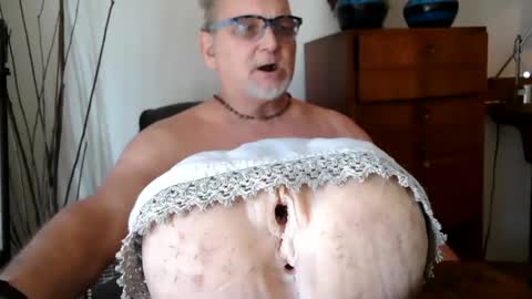 Daddy online show from 25, 1, 2025