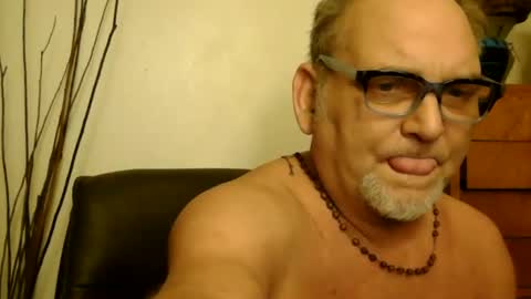 Daddy online show from 28, 1, 2025
