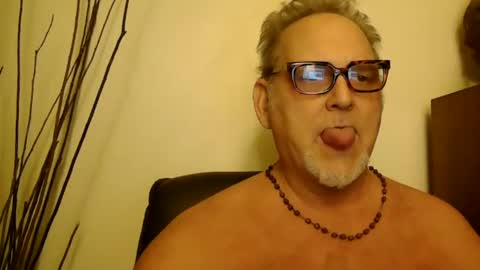 Daddy online show from 10, 2, 2025