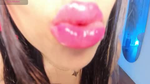 Snapshot of natalia_leon8 chatting on 8, 11, 2025 Natalia Leon online show from 8, 11, 2025