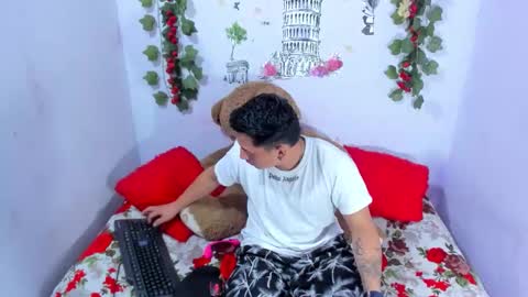 nataliaandjulliam online show from 24, 11, 2025