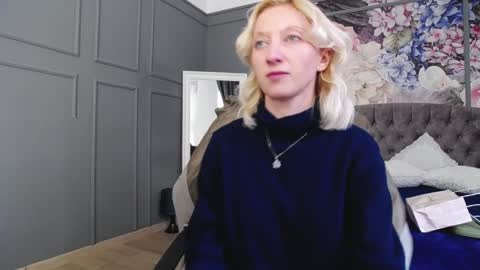 Snapshot of natalie_bitton chatting on 11, 1, 2025 Natalie online show from 11, 1, 2025