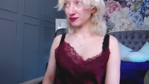 Snapshot of natalie_bitton chatting on 18, 1, 2025 Natalie online show from 18, 1, 2025