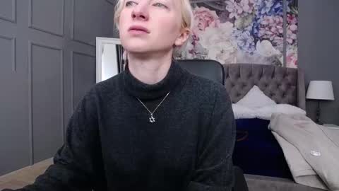 Snapshot of natalie_bitton chatting on 19, 2, 2025 Natalie online show from 19, 2, 2025