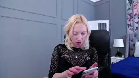 Snapshot of natalie_bitton chatting on 21, 2, 2025 Natalie online show from 21, 2, 2025