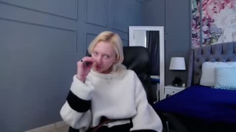 Snapshot of natalie_bitton chatting on 21, 2, 2025 Natalie online show from 21, 2, 2025