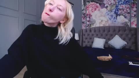 Snapshot of natalie_bitton chatting on 25, 2, 2025 Natalie online show from 25, 2, 2025