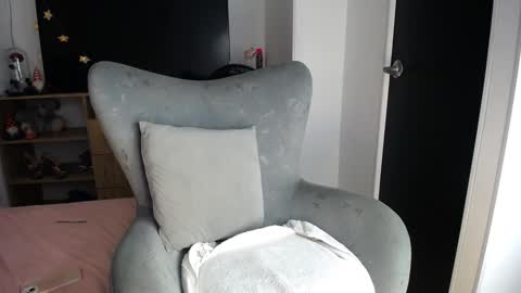 Snapshot of natalie_fox23 chatting on 12, 12, 2024 Natalia online show from 12, 12, 2024