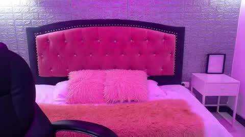 natalie  online show from 7, 10, 2025