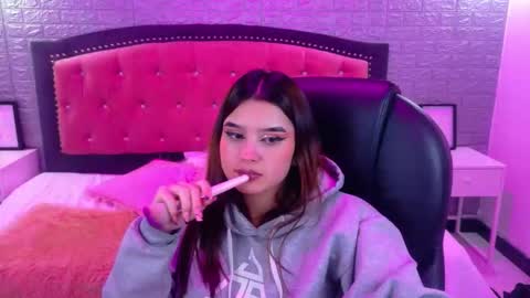 natalie  online show from 14, 10, 2025