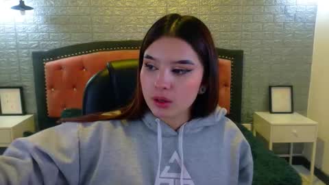 natalie  online show from 17, 10, 2025