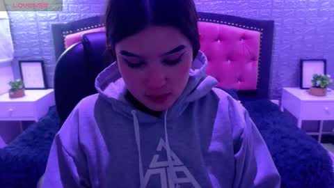 natalie  online show from 20, 10, 2025