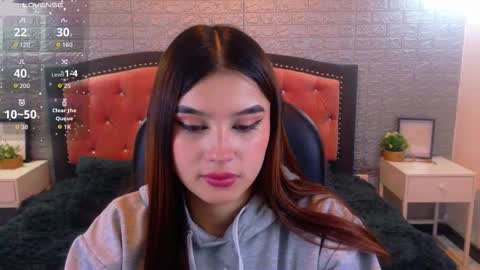 natalie  online show from 17, 11, 2025