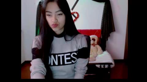 Snapshot of natalyescobar_lx chatting on 3, 3, 2025 Nataly Escobar online show from 3, 3, 2025