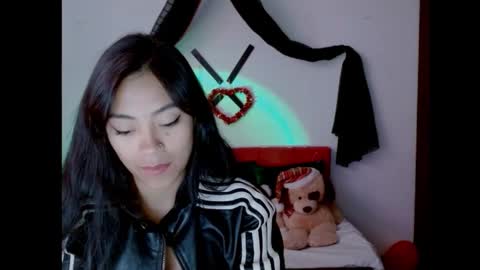 Snapshot of natalyescobar_lx chatting on 12, 3, 2025 Nataly Escobar online show from 12, 3, 2025