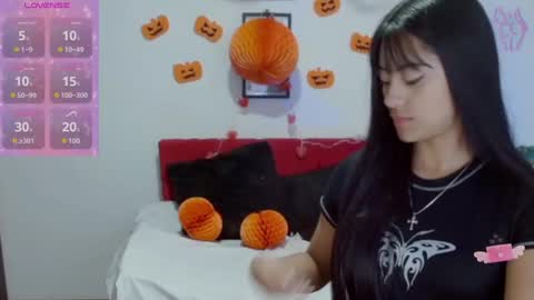 Snapshot of natalyescobar_lx chatting on 23, 10, 2025 Nataly Escobar online show from 23, 10, 2025