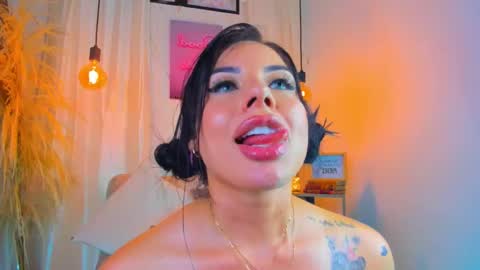 Snapshot of natasha_hartaman chatting on 9, 3, 2025 online show from 9, 3, 2025