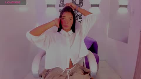 Snapshot of natasha_smith_ws chatting on 21, 2, 2025 Natasha  online show from 21, 2, 2025