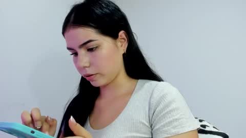 Snapshot of natasha_su chatting on 9, 10, 2025 Natalia online show from 9, 10, 2025