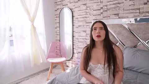 Natasha Vesper  online show from 3, 12, 2025