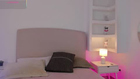 Snapshot of nathalyn05 chatting on 3, 11, 2025 NATHALY online show from 3, 11, 2025