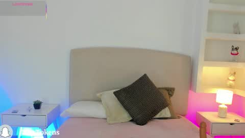 Snapshot of nathalyn05 chatting on 4, 11, 2025 NATHALY online show from 4, 11, 2025