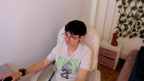 Snapshot of nathalyy_ds chatting on 24, 11, 2025 nathalyy_ds online show from 24, 11, 2025