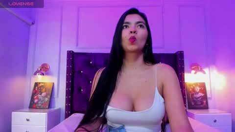 Snapshot of nathyy_garcia chatting on 5, 3, 2025 Nathyy online show from 5, 3, 2025
