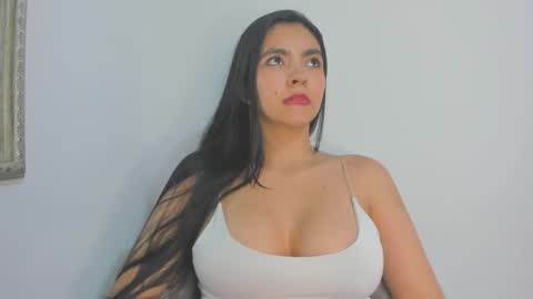 Snapshot of nathyy_garcia chatting on 1, 11, 2025 Nathyy online show from 1, 11, 2025