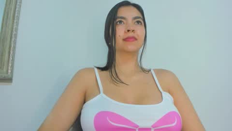 Snapshot of nathyy_garcia chatting on 25, 11, 2025 Nathyy online show from 25, 11, 2025