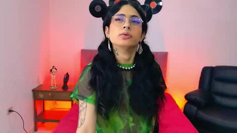 Snapshot of nattrose_ chatting on 24, 9, 2025 Natt online show from 24, 9, 2025