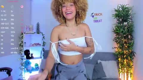 Snapshot of natty_romanof_1 chatting on 6, 11, 2025 natty online show from 6, 11, 2025