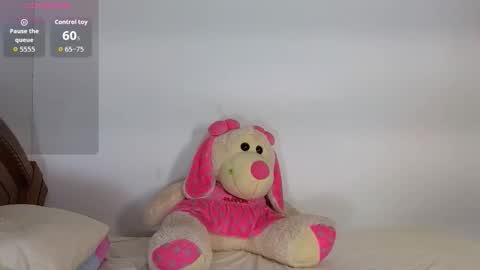 Snapshot of nattyqueen_ chatting on 21, 10, 2025 NattyQueen online show from 21, 10, 2025