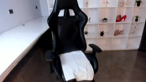 Jazmin Bigboobs online show from 5, 4, 2026