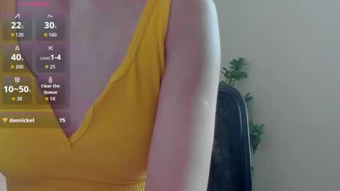 Snapshot of natural_form chatting on 24, 10, 2025 peach online show from 24, 10, 2025